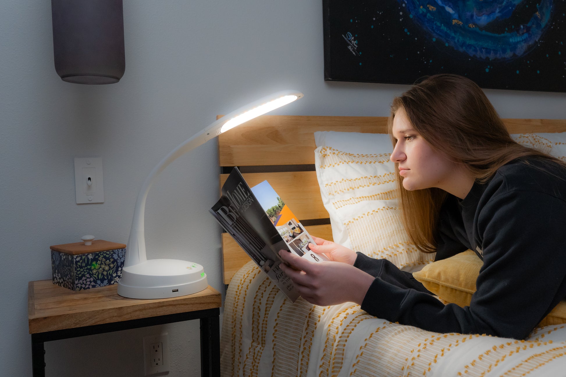 Stella»GO Portable Task Lamp + Charging Pad - Pallet Special (64 Units)