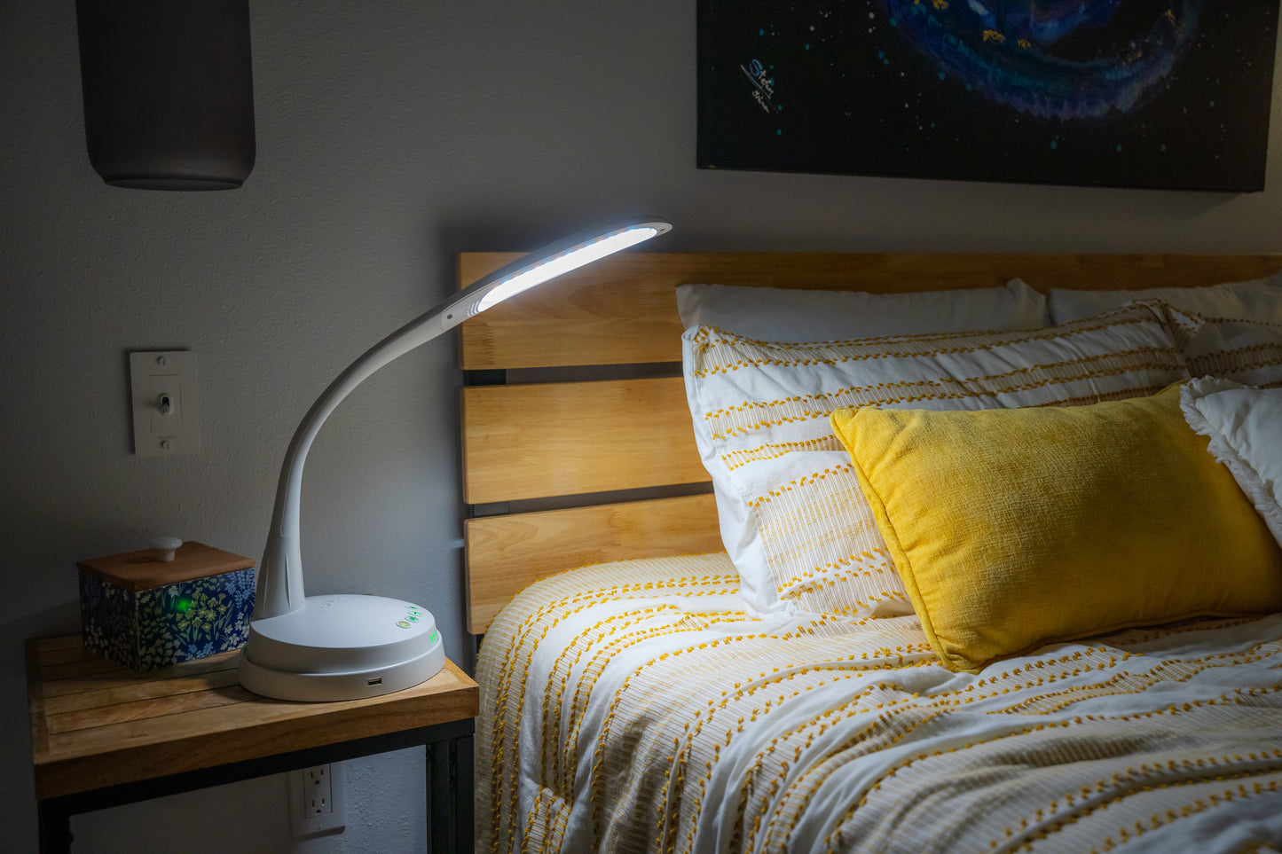 Stella»GO Portable Task Lamp + Charging Pad - Bulk Buy (Case of 4)