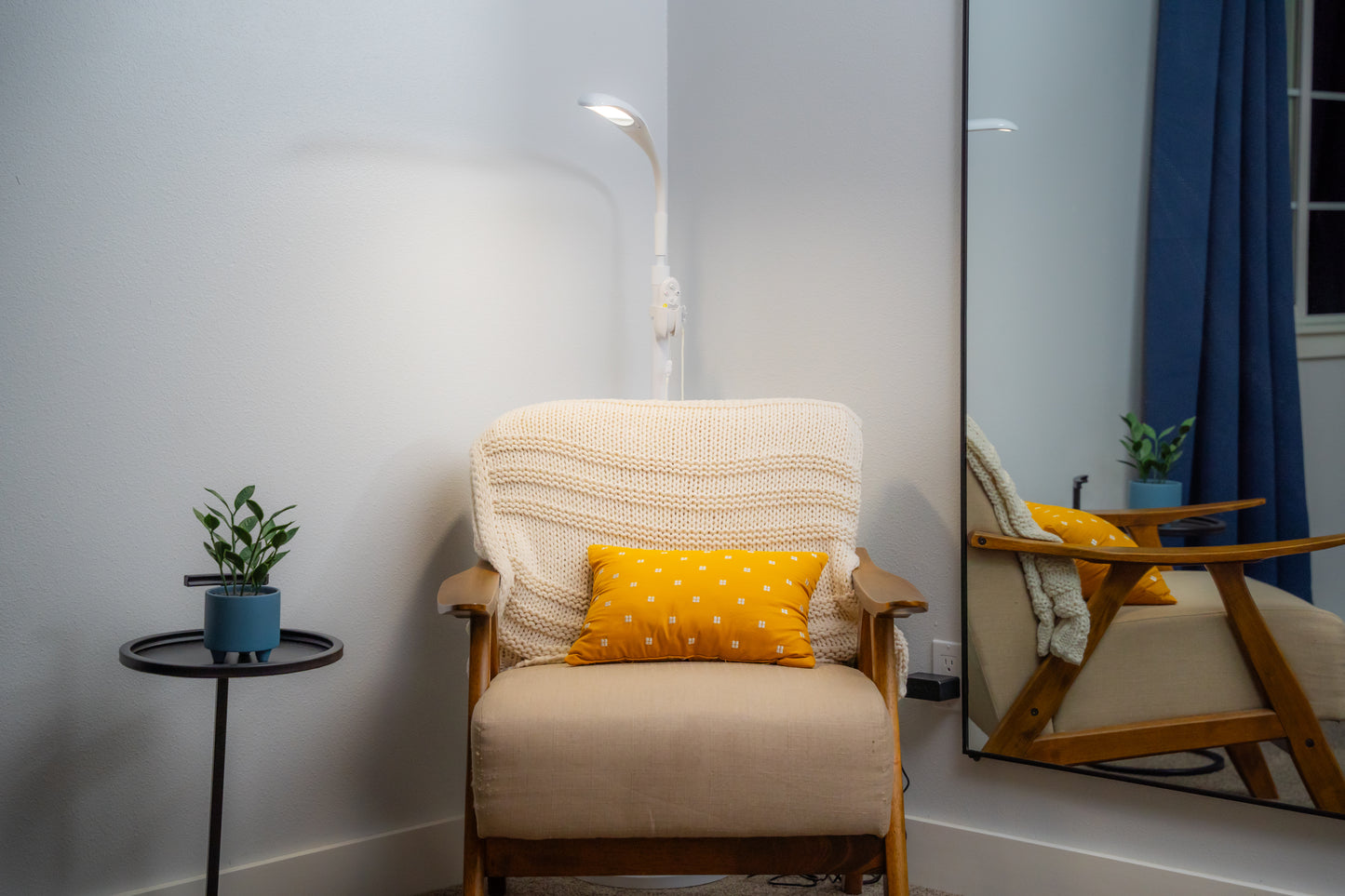 Stella»SKY TWO LED Floor Lamp - Pallet Special (36 Units)