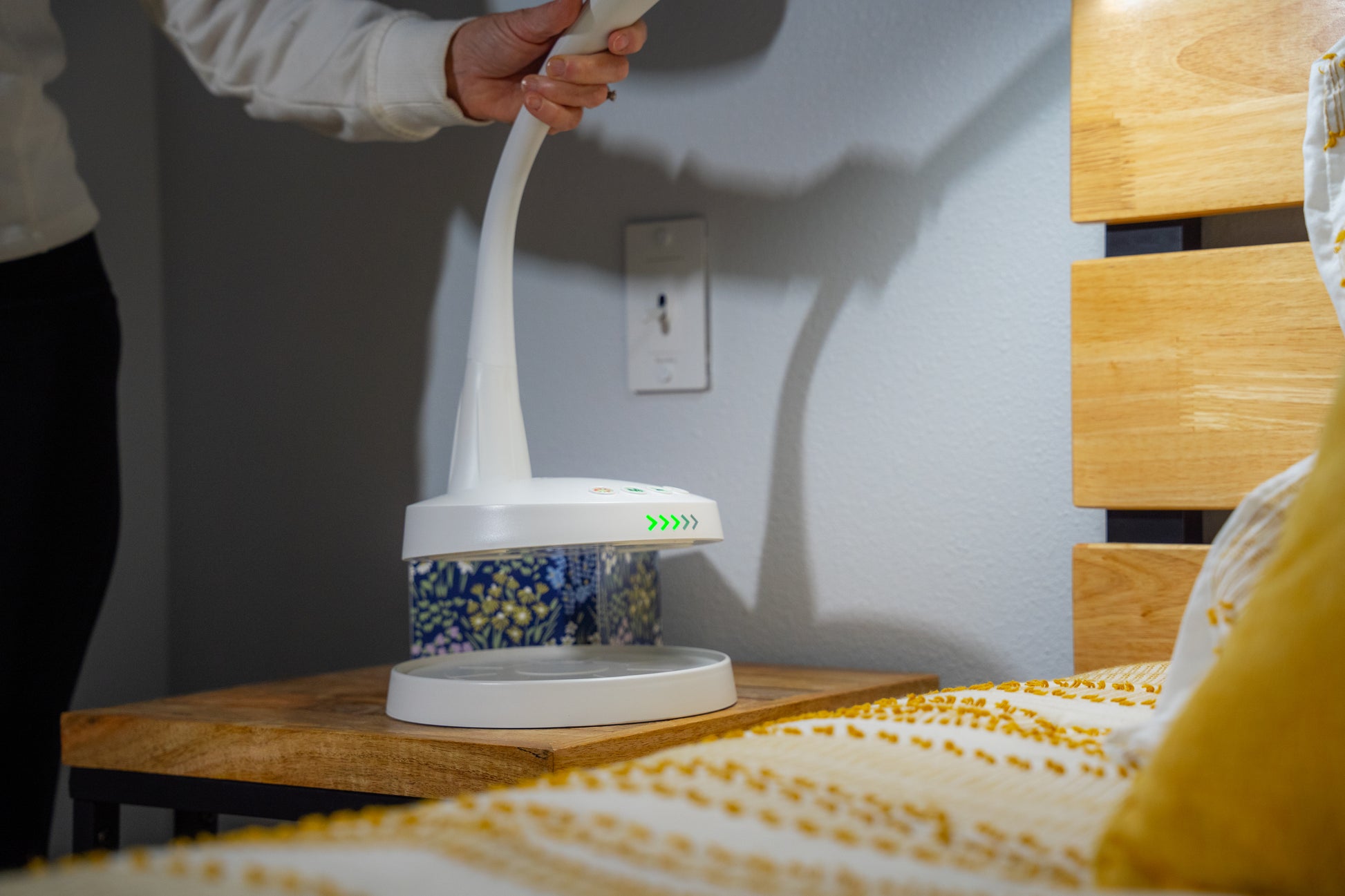 Stella»GO Portable Task Lamp + Charging Pad - Pallet Special (64 Units)